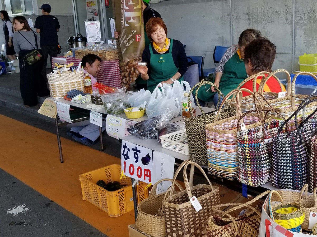 地元農家の方と交流を通じた農産物販売